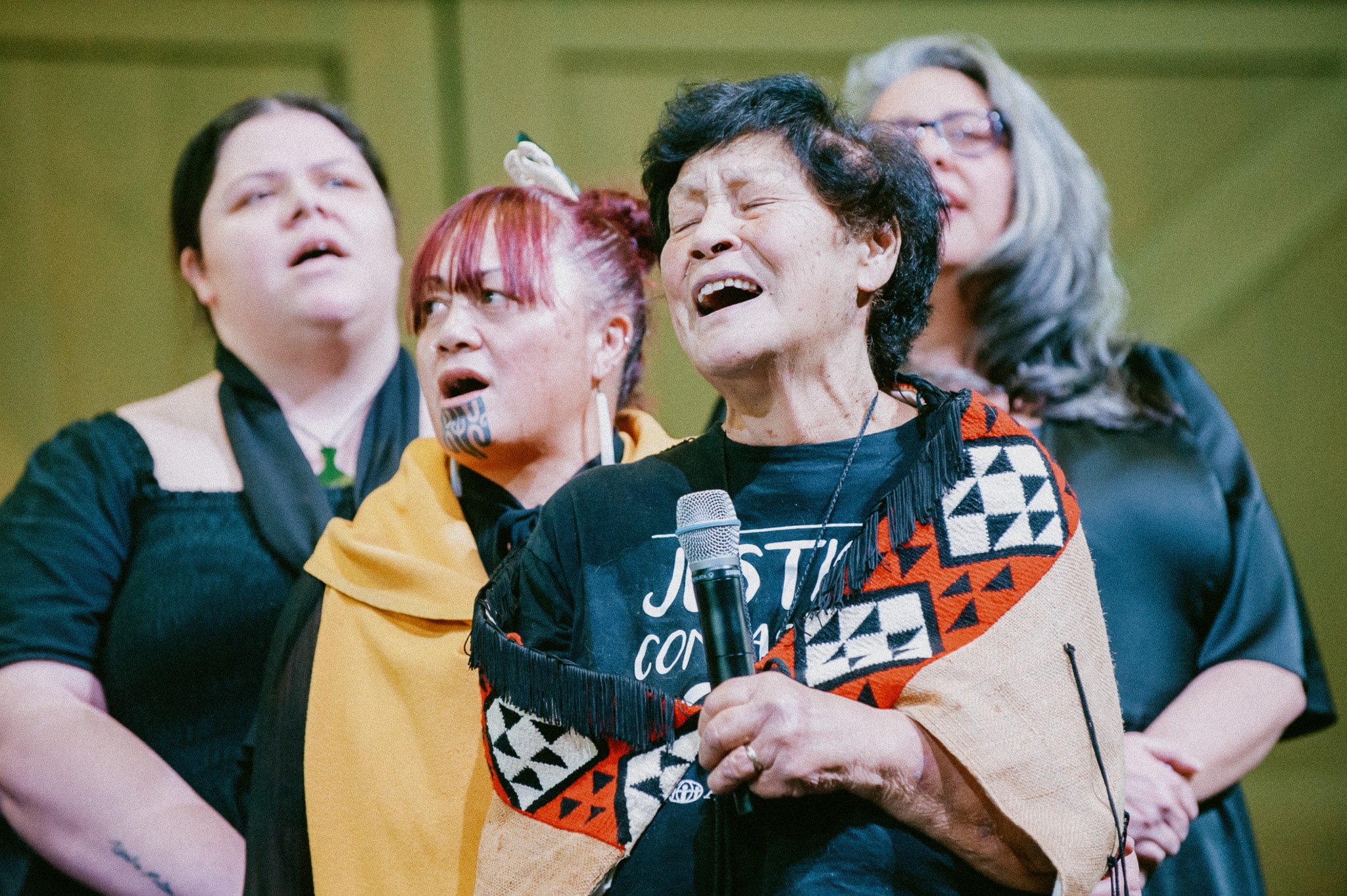 Jan Nichols and members of her family gave a performance of a waiata, a traditional Māori song of gratitude and farewell.